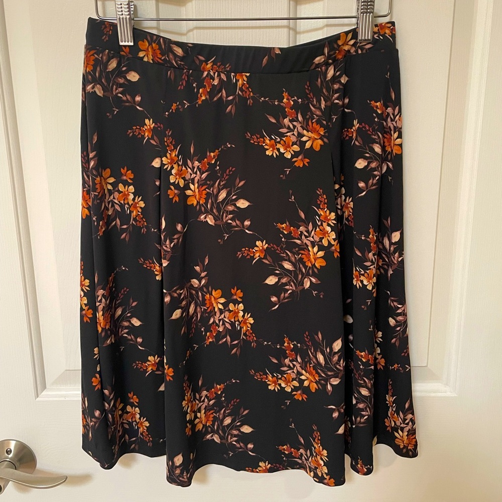 Gilli knee length skirt
